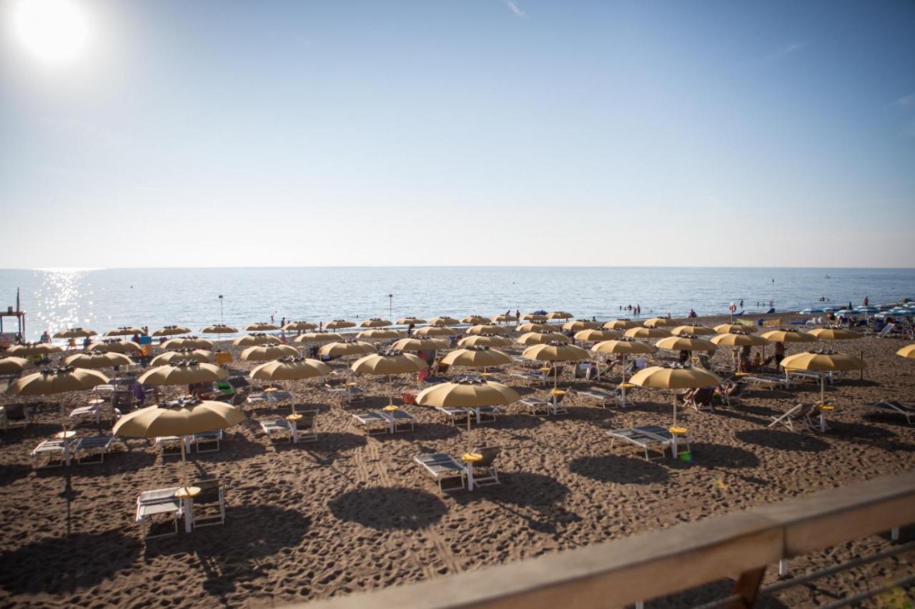 Alberto Quadrilocale A Soli 150M Dal Mare Марина-ді-Кастаньєто-Кардуччі Екстер'єр фото